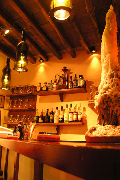 Le bar rock Doloma à Apollonia