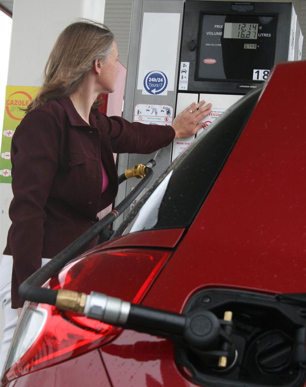 Distributeur de carburant liquide à Sifnos
