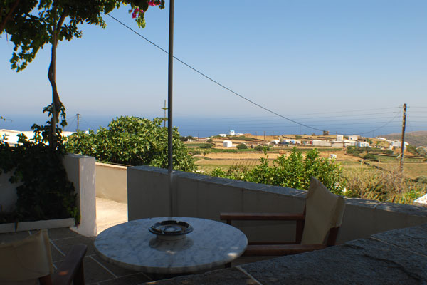 Les chambres Thea près de la place centrale d'Artemonas