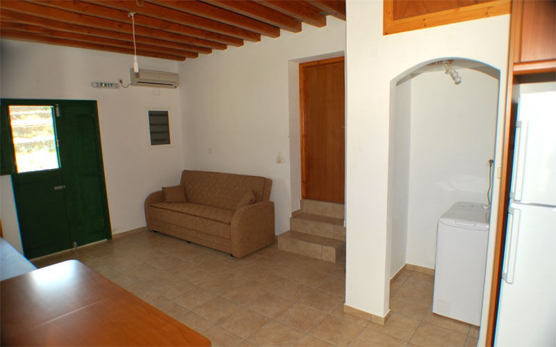 Καταλύματα Νικολός, Εξάμπελα - Σίφνος