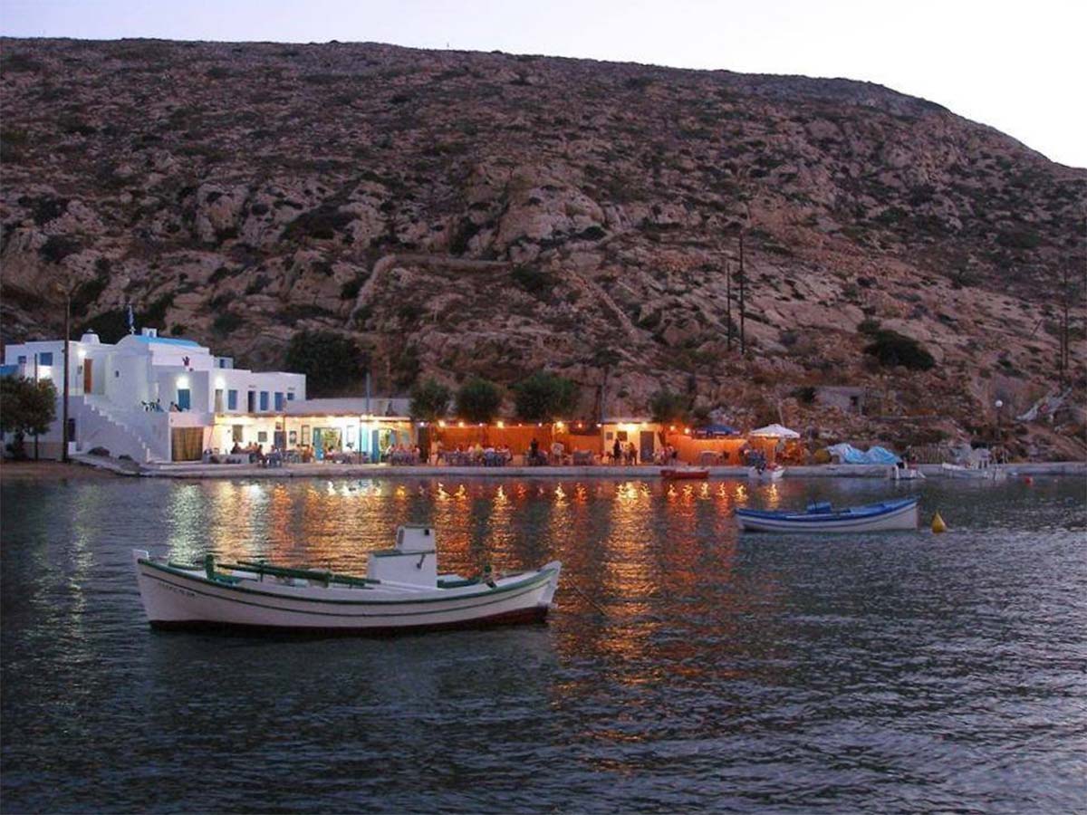 La taverna di pesce Cheronissos, proprio in riva al mare