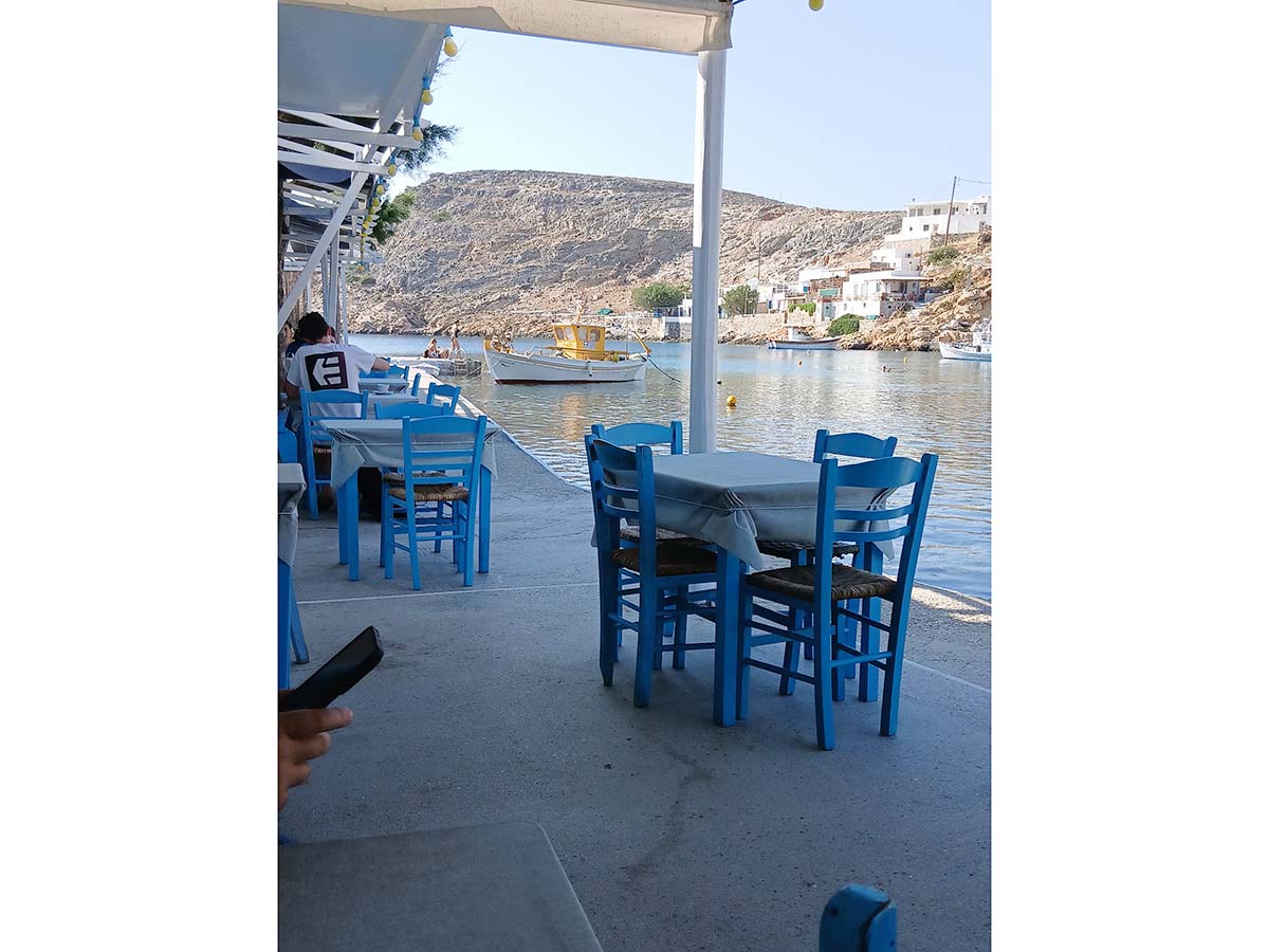 La taverna di pesce Cheronissos, proprio in riva al mare