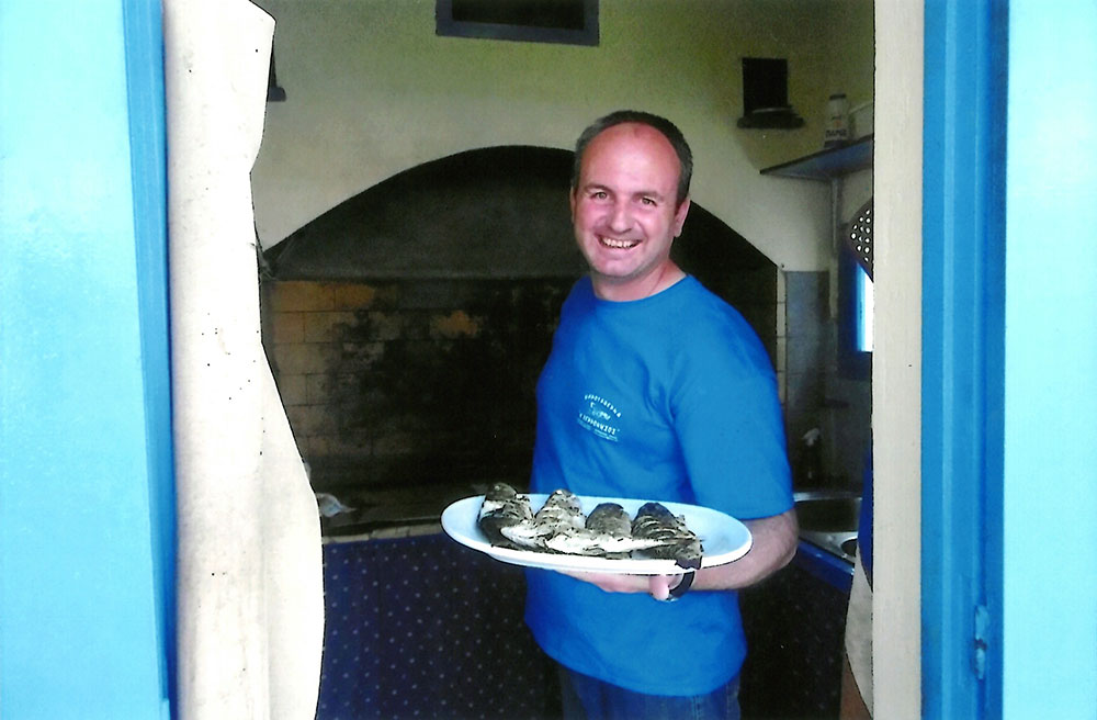 The fish tavern Fyssas, right next to the sea