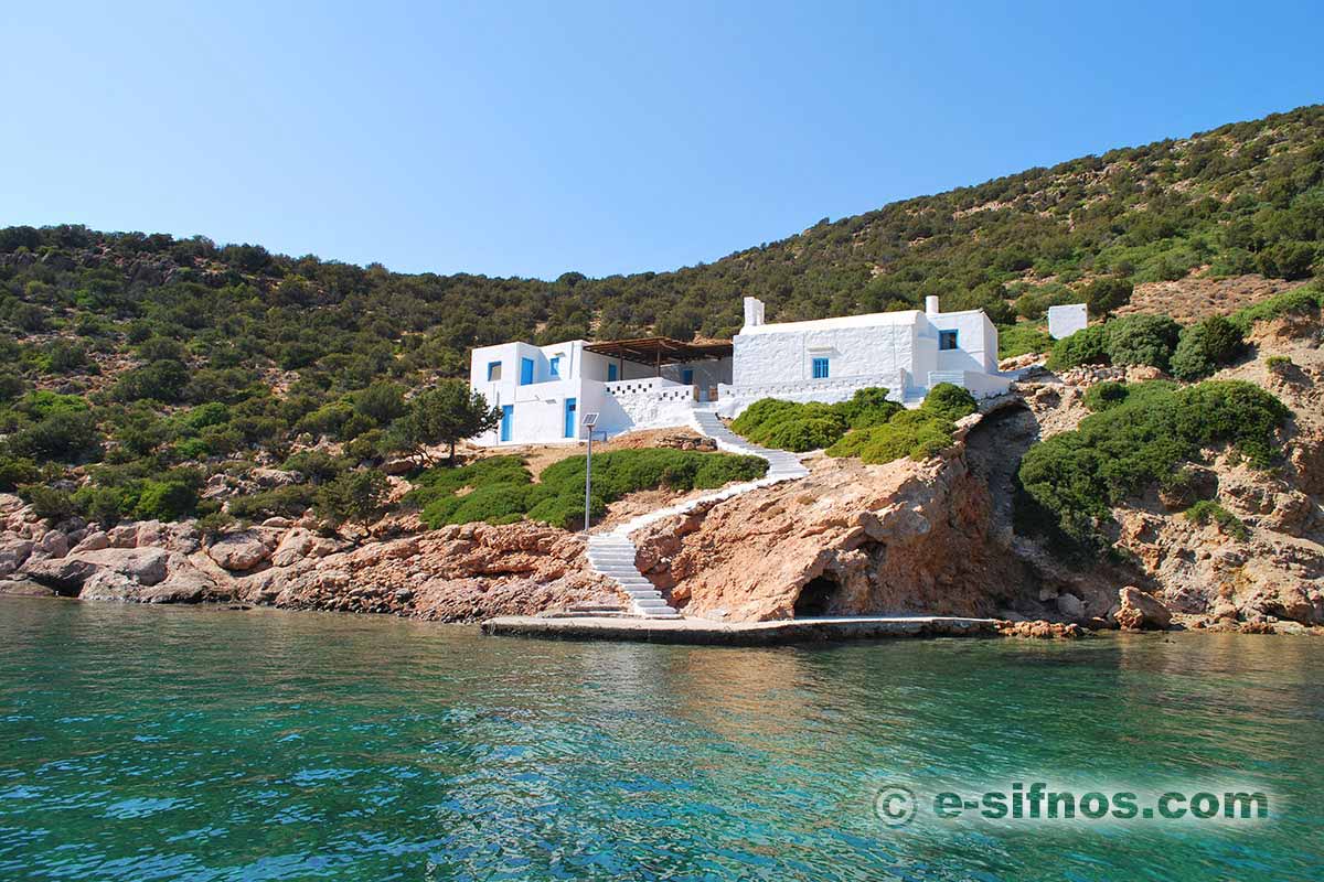 The chapel Agios Georgios Kontou at the gulf of Fikiada