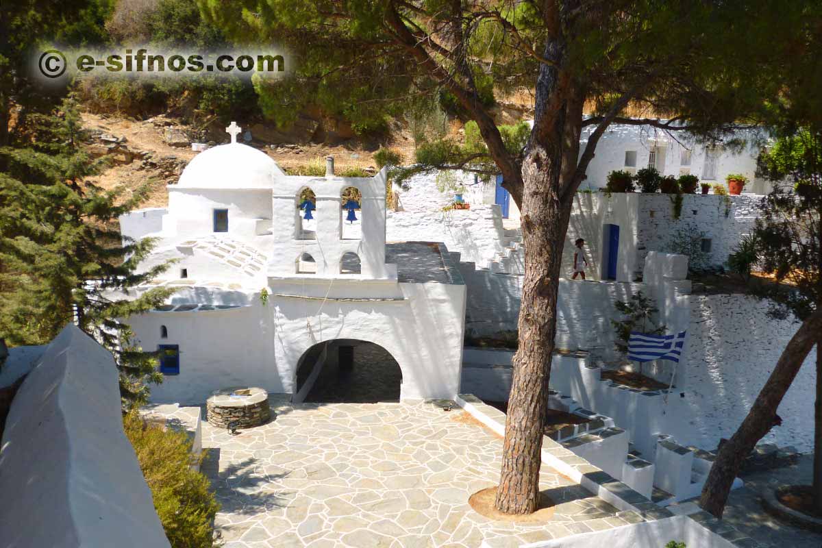 The church of Agioi Anargiroi on the road to Kamares