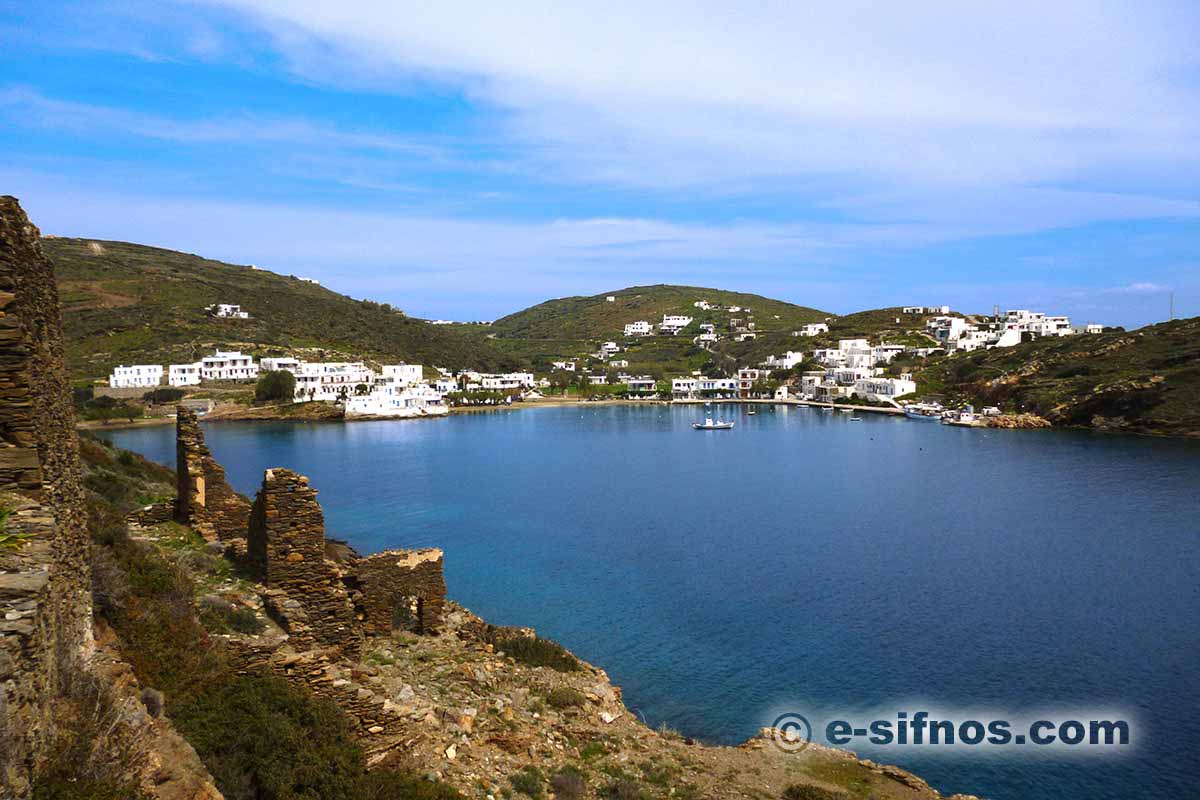 Faros village as seen from the path leading to Chrissopigi
