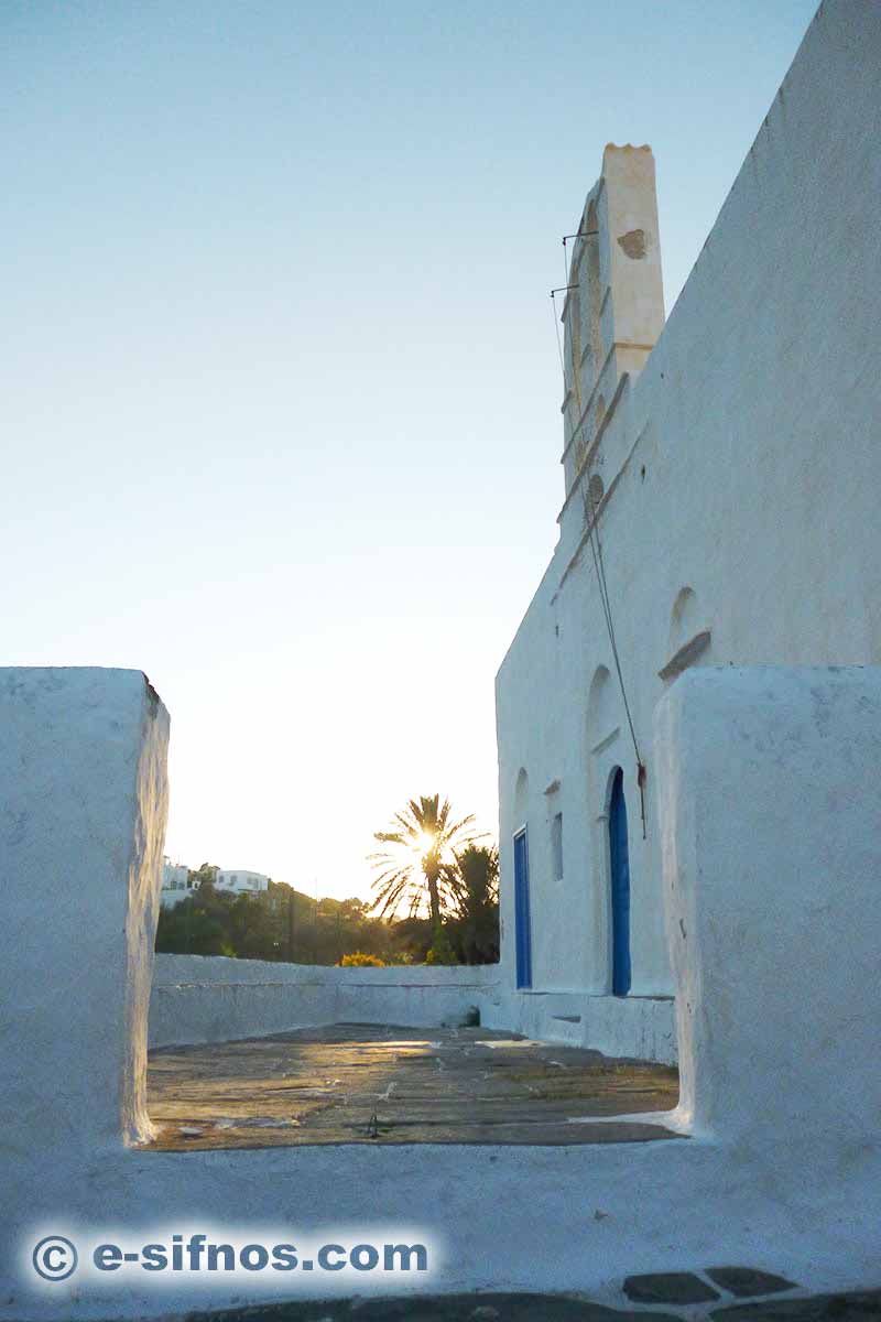 Panagia ta Gournia church, at the edge of the village Agios Loukas