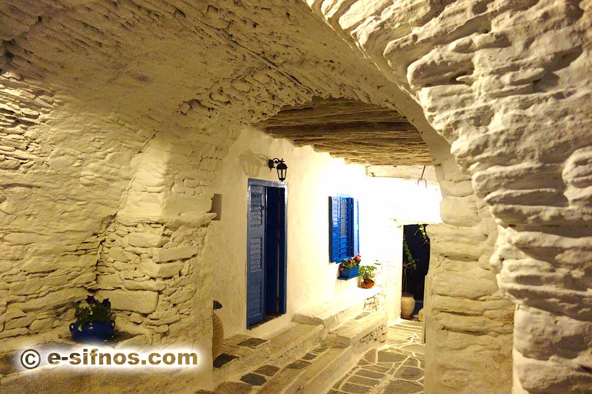 Archway-loggia in Kastro of Sifnos