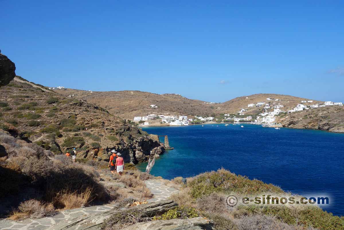 Walking the path from Chrisopigi to Glyfo