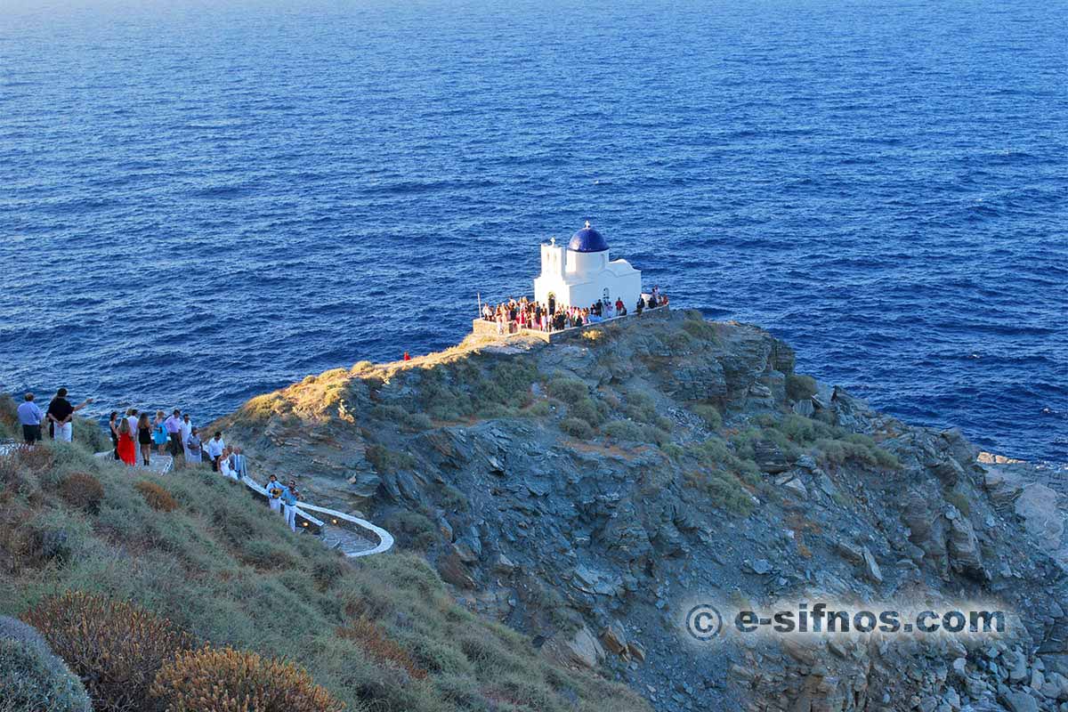 Wedding at the small church of 7 Martyres, at Kastro