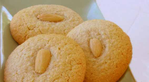 Baked macaroons from Sifnos