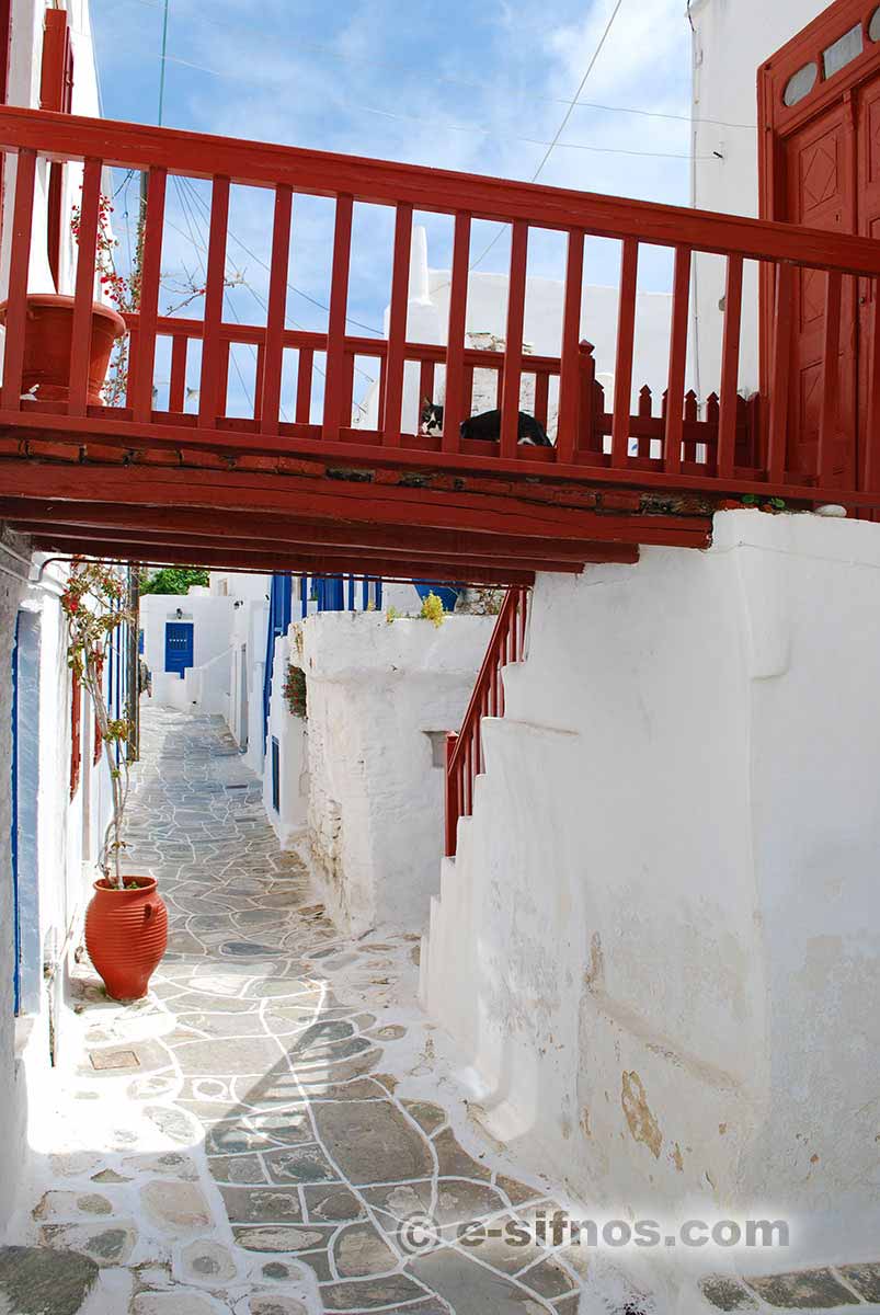 Alley in the village of Kastro