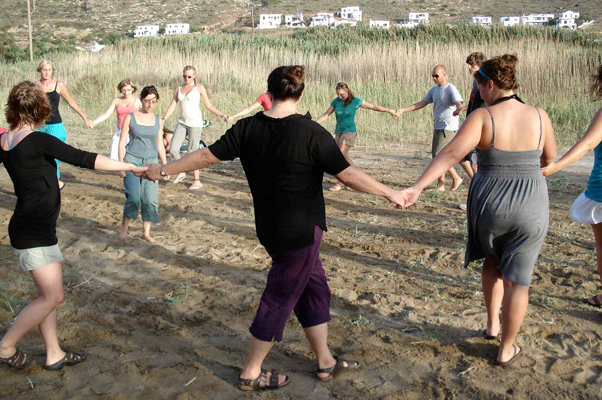 Traditional dance lessons in Sifnos